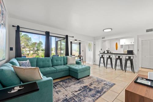 Surf N Snooze Central Destin Pet Friendly — hotel near Destin Executive Airport