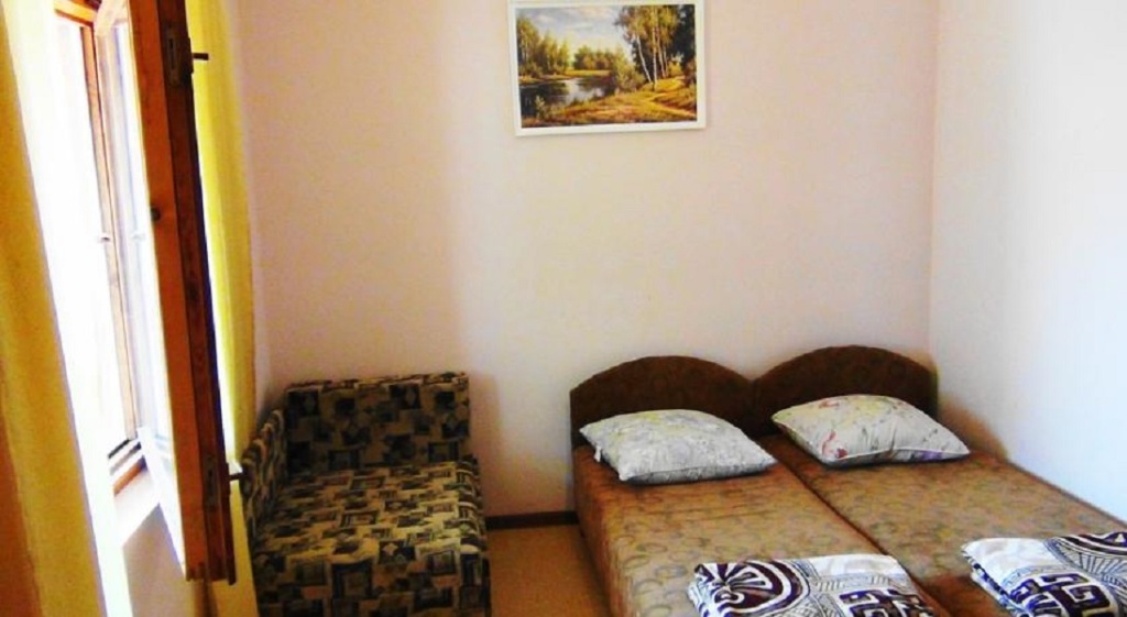 Private mini pansion - carbon neutral hotel in Sudak