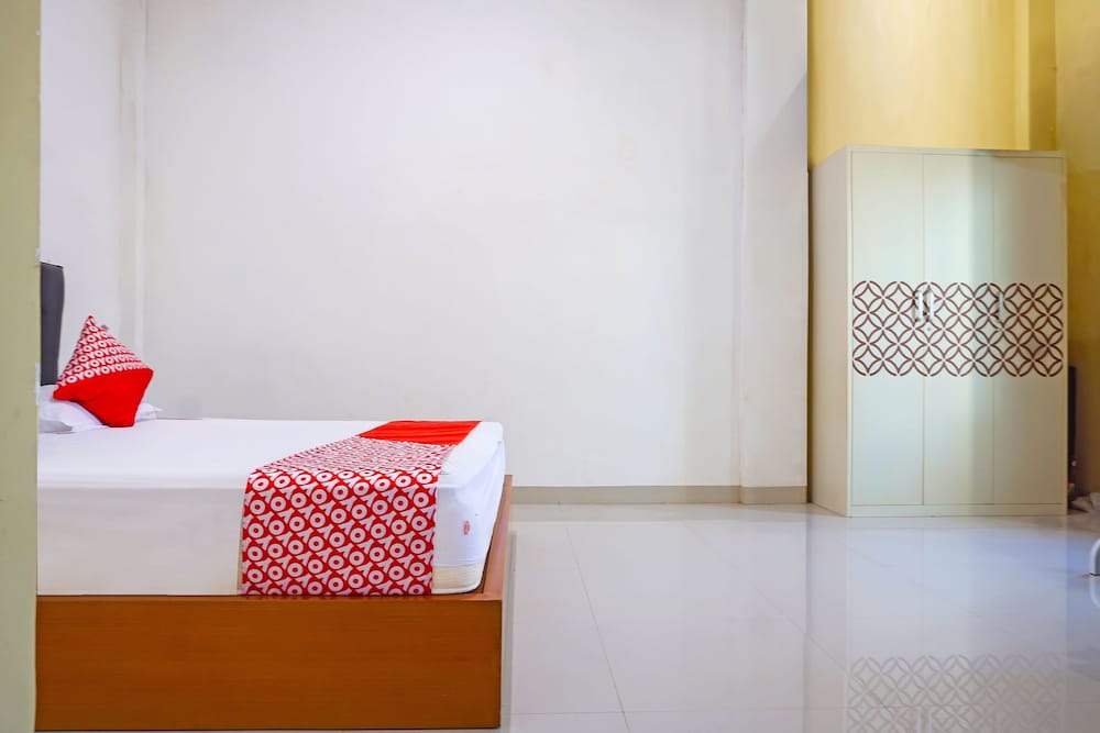 Hotel O Homestay Anitha Syariah Makassar — hotel near Sultan Hasanuddin International Airport