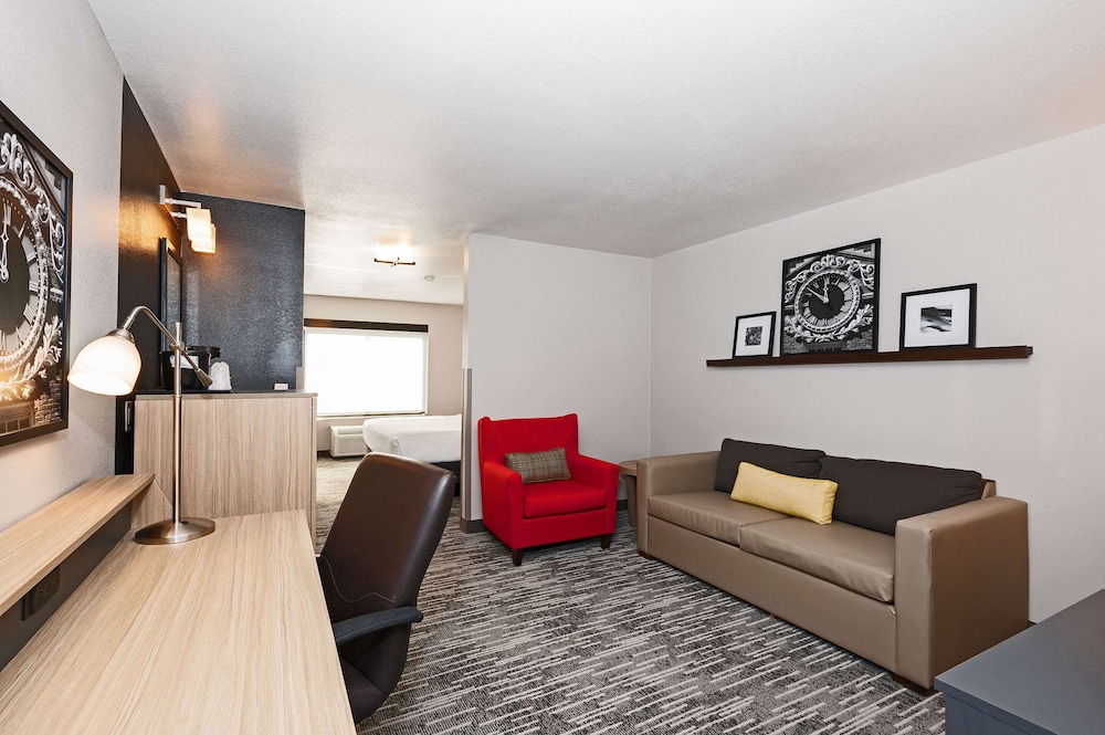 Country Inn & Suites by Radisson Bloomington Normal Airport IL - photo 12