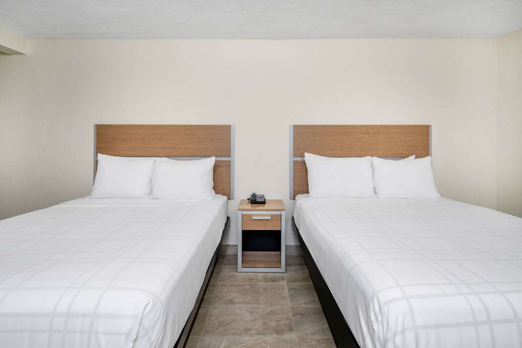 Super 8 by Wyndham Bakersfield CA - photo 27