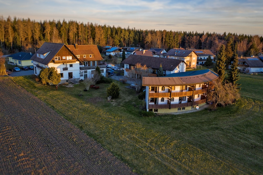 Hotel Restaurant Sonnenschein — hotel in Pfalzgrafenweiler