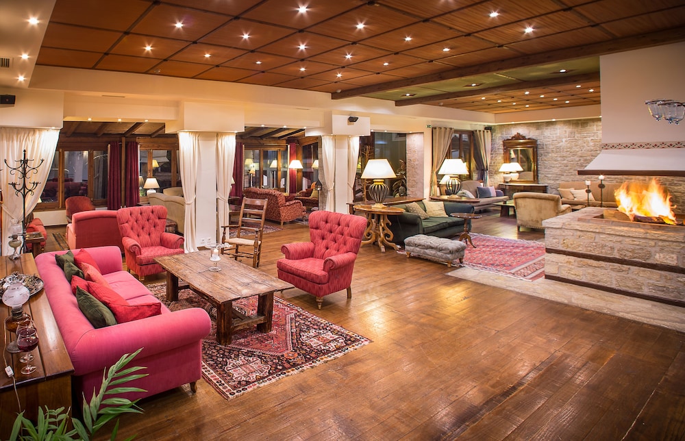 Country Club Hotel & Suites in Karpenisi, Greece