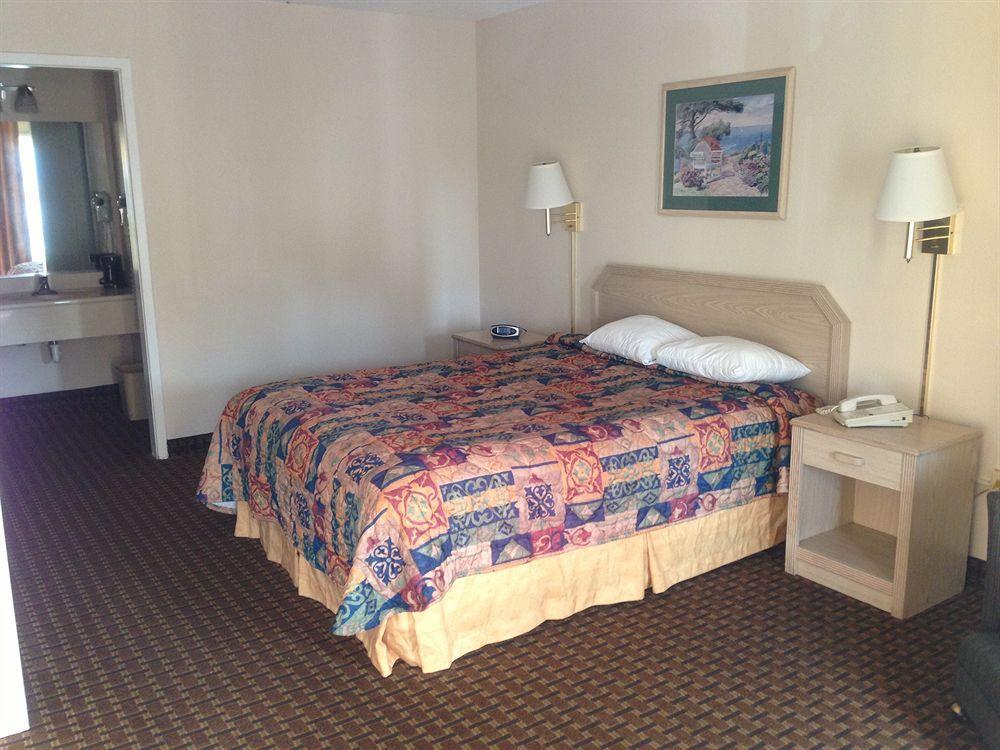 Super 8 Corpus Christi Bayfront Area - photo 11