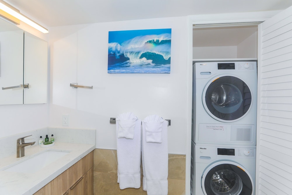 Fully Furnished Ilikai Tower 525 Condo With Free Wifi Near Best Waikiki Beaches by RedAwning - photo 29