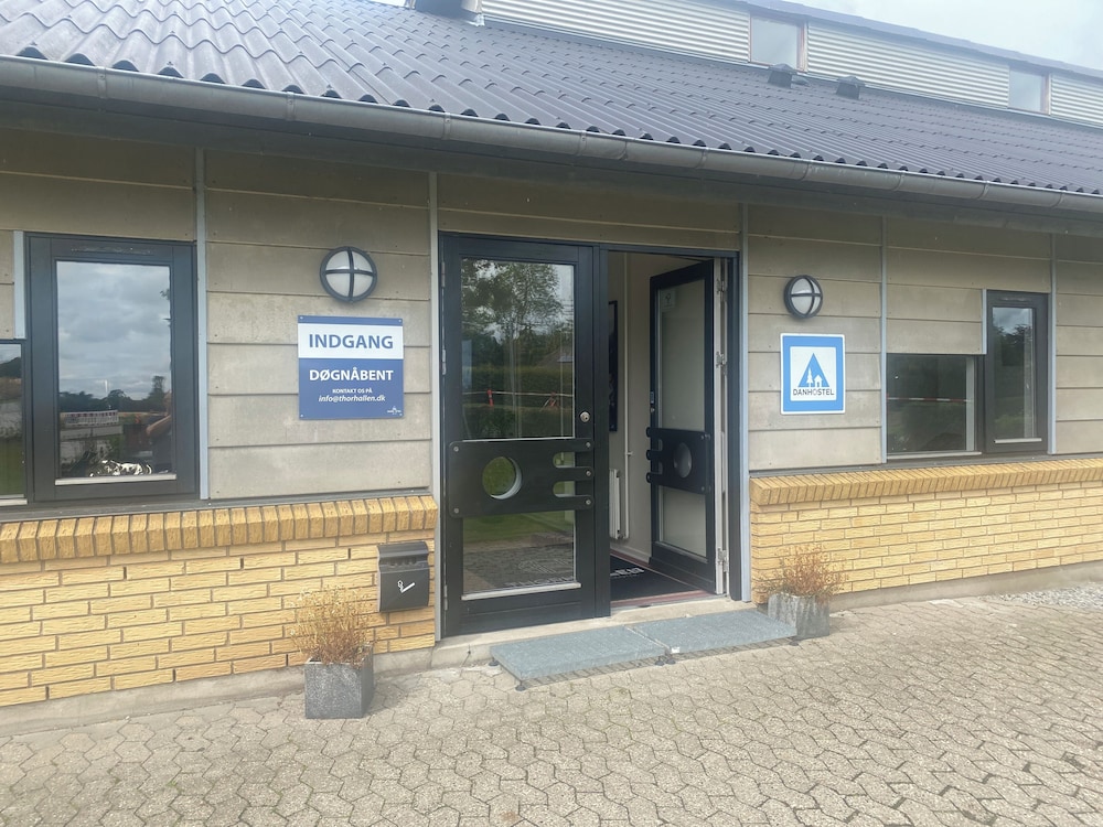 Danhostel Thorhallen Jels — hotel in Rodding