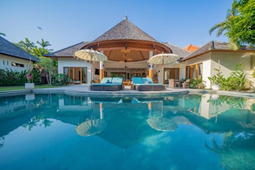 7 BR Luxury Oasis in Seminyak — 4-Star Luxury Hotel in Seminyak, Indonesia