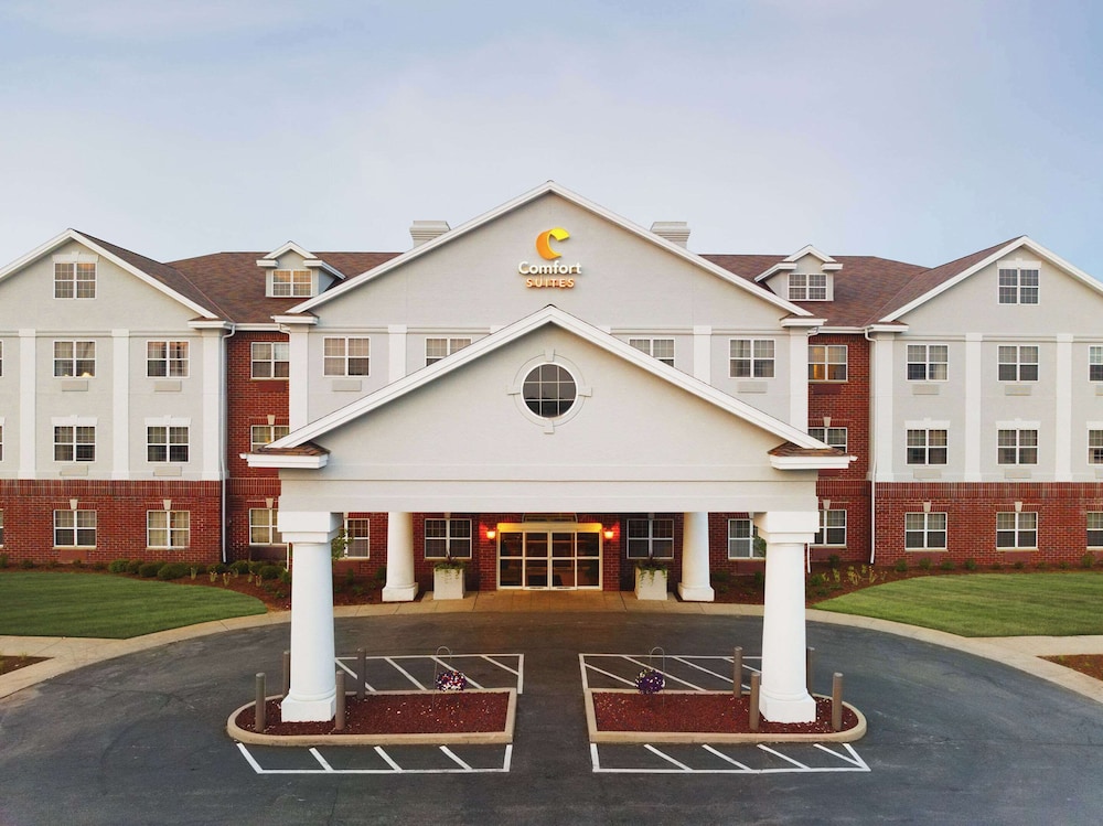 Comfort Suites Milwaukee Airport - photo 75