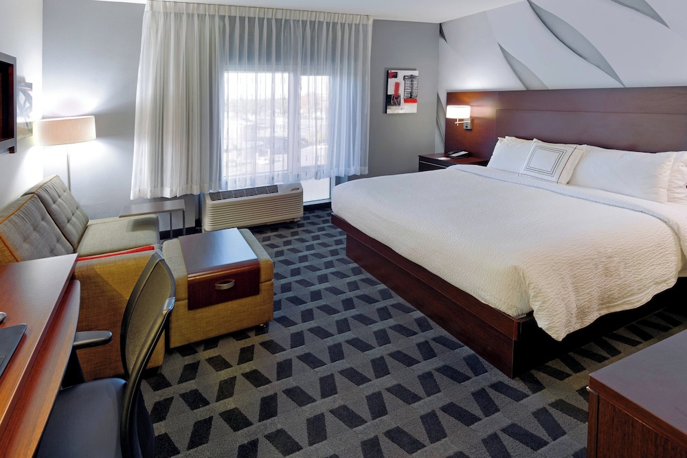 TownePlace Suites Springfield - photo 9