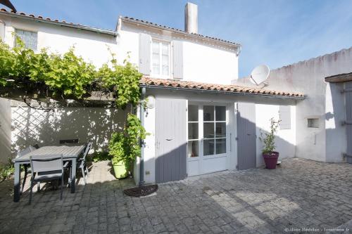 Maison Aumière — 4-Star Luxury Hotel in La Flotte, France