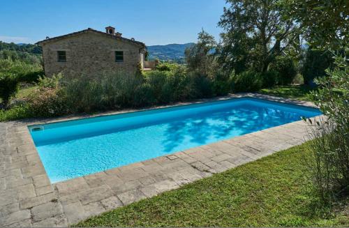 Villa Bacciana — 4-Star Luxury Hotel in Montone, Italy