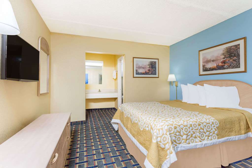 Days Inn by Wyndham Clayton - photo 17