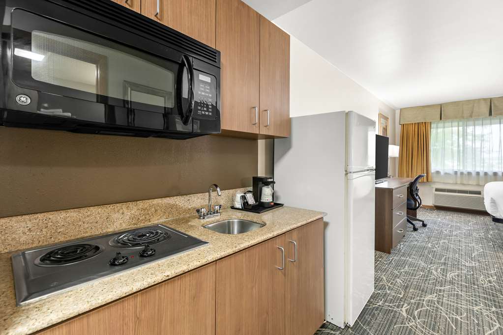 Best Western West Towne Suites - photo 26