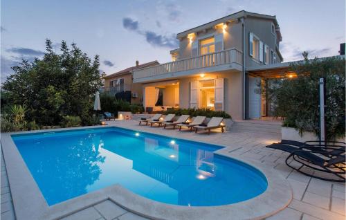 Casa Rotondo — 4-Star Luxury Hotel in Kastel Stafilic, Croatia