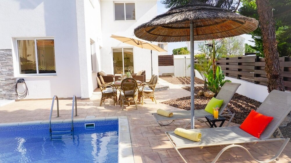 Villa Willow Mandali by Ezoria Villas