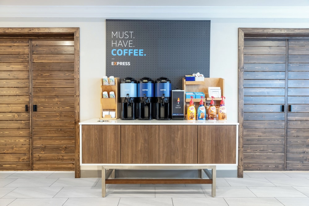 Holiday Inn Express Hotel & Suites Missoula by IHG - photo 39