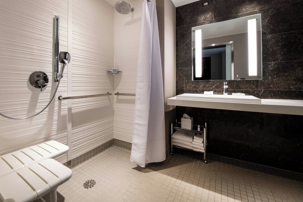 AC Hotel by Marriott Seattle Bellevue Downtown - photo 23