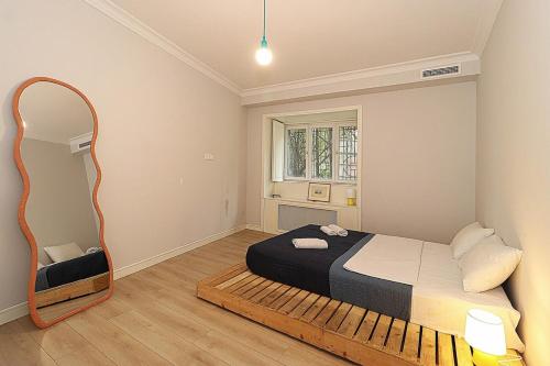 Mtatsminda Cozy Apt: Central & Comfy By Wehost