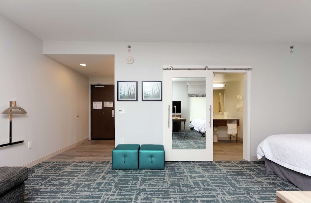 Hampton Inn Acworth - photo 9