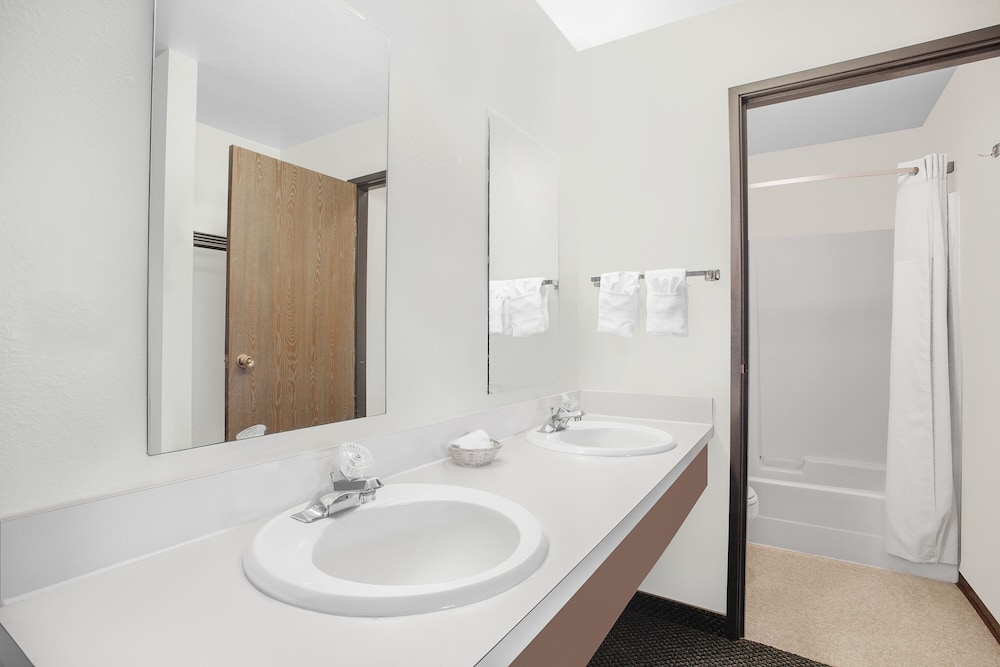 FairBridge Inn & Suites Moscow Pullman - photo 30