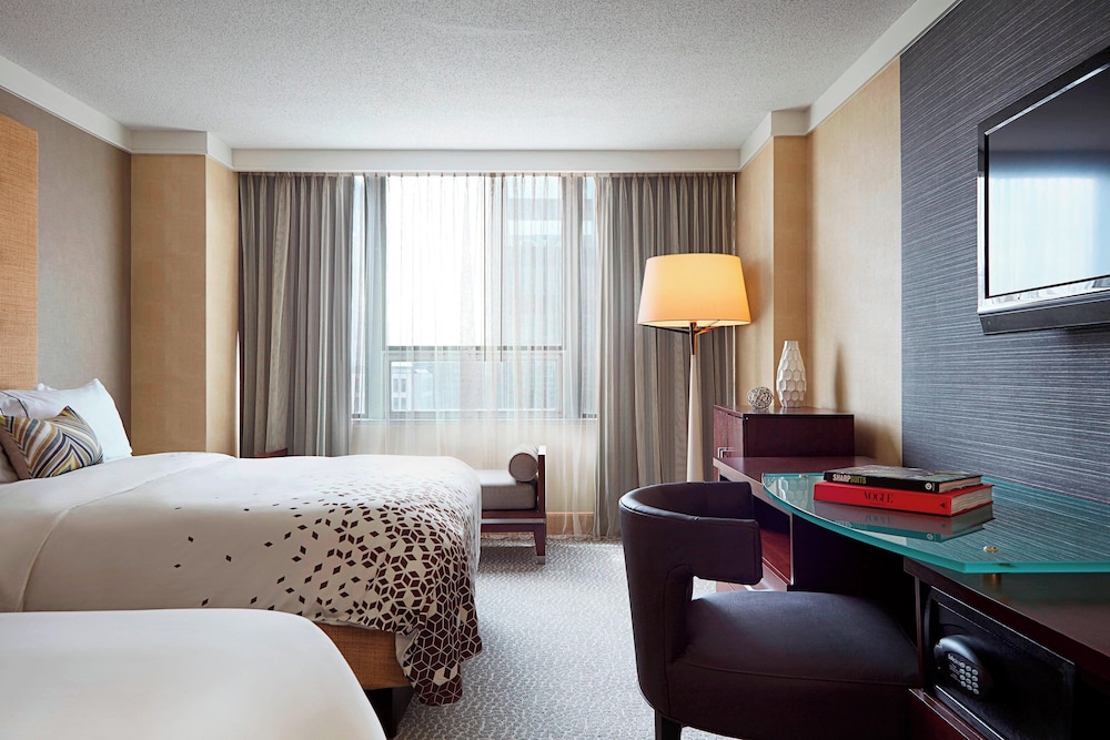 Renaissance Columbus Downtown Hotel - photo 11