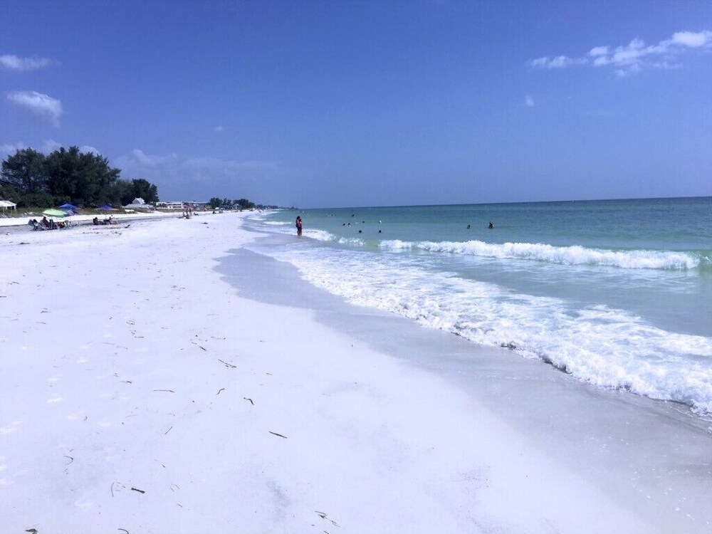 The Anna Maria Island Beach Paradise 5 - photo 19