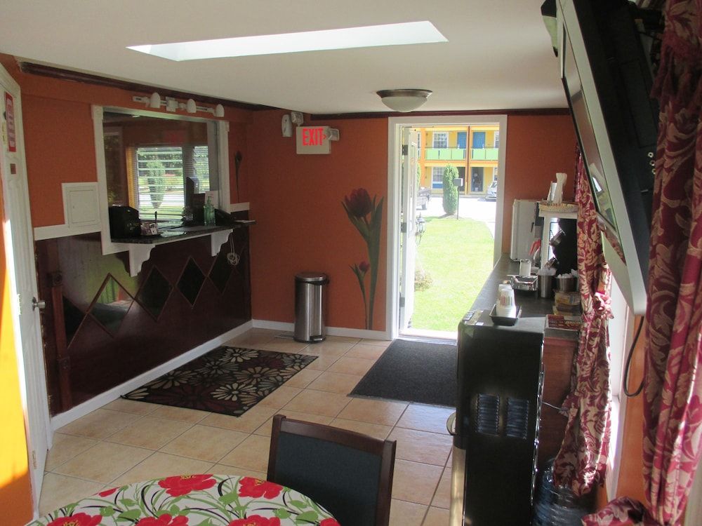 Plum Tree Inn - photo 2
