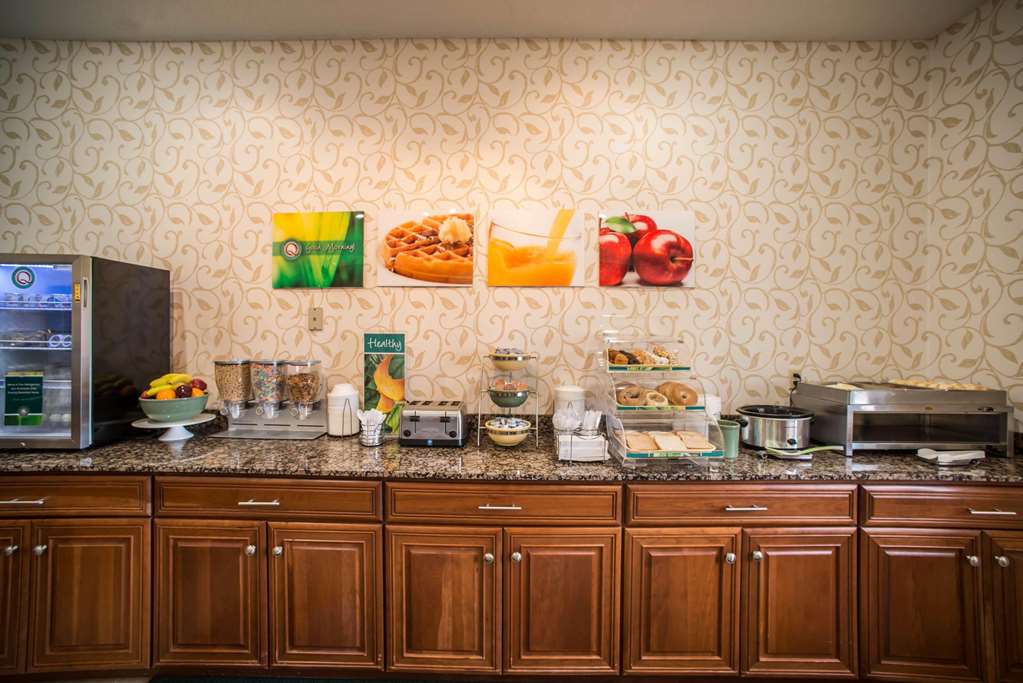 Quality Inn Litchfield Route 66 - photo 23
