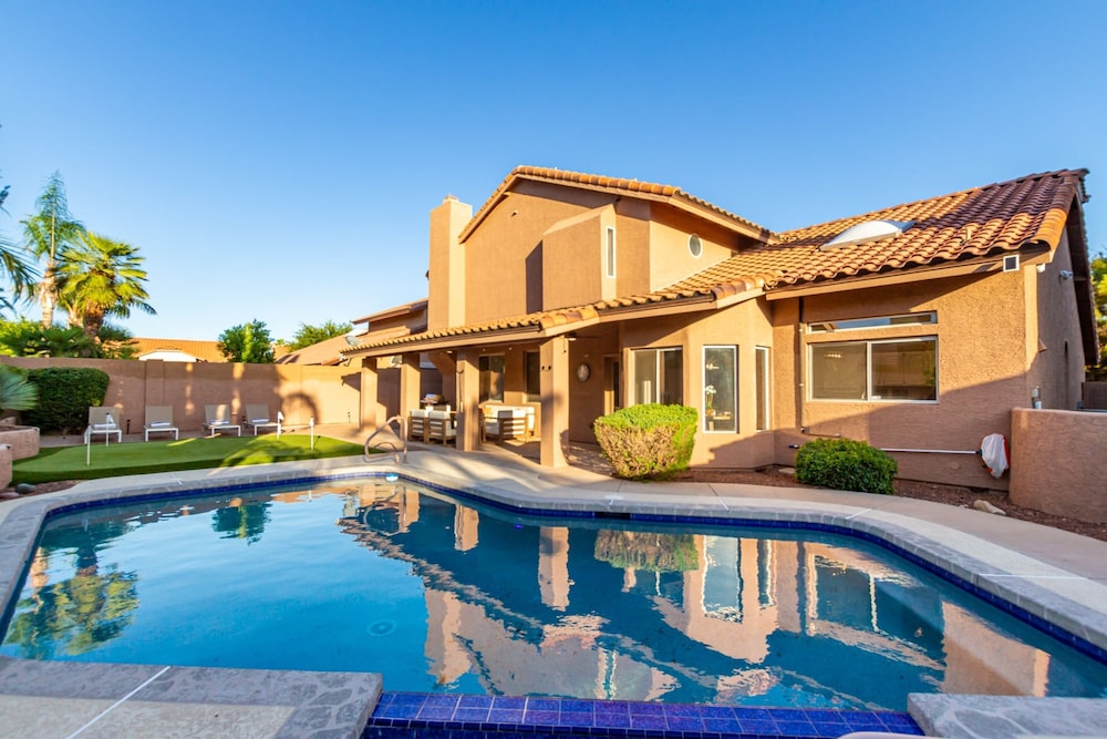 New Paradise Park Htd Pool Spa Games Bbq — Phoenix