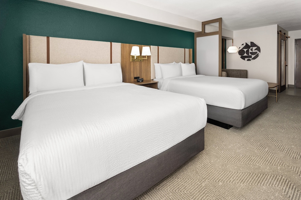 Holiday Inn & Suites Columbia NE Ft Jackson Area by IHG - photo 18