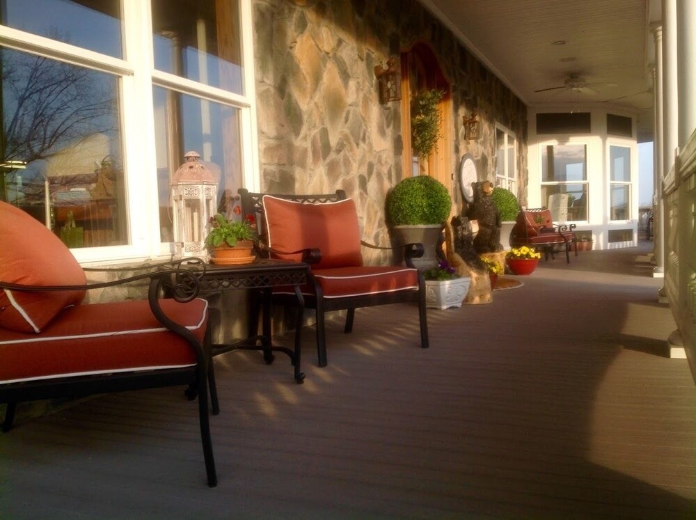 Skyline Vineyard Inn - photo 57