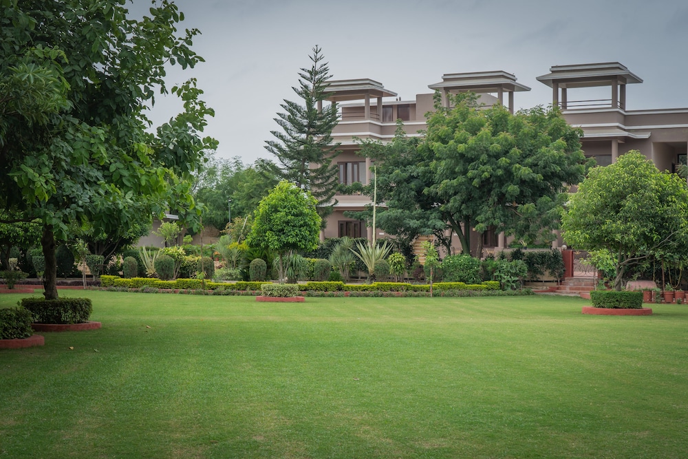 Mulberry Araliayas Resort & Spa in Udaipur, India