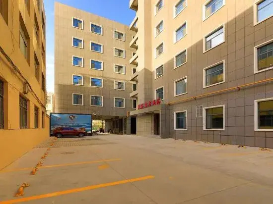 Golmud Moyang International Hotel — hotel in Golmud