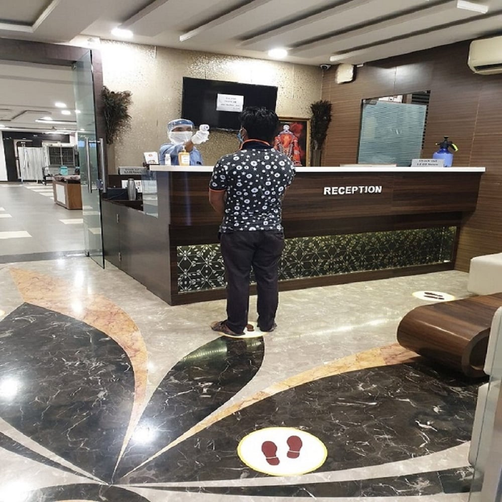 Hotel Raj Palace — hotel in Ahmadnagar