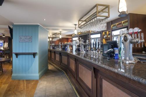 The Queen’s Head Wetherspoon — Tavistock — photo 4