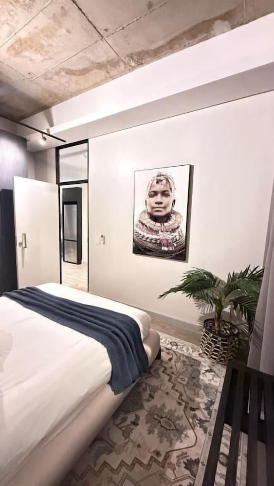 Sandton City Splendid Apartment 009 Power & Water Backup — 4-Star Luxury Hotel in Johannesburg, South Africa