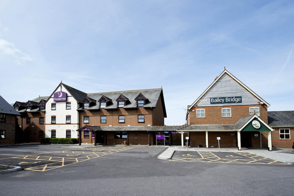 Premier Inn Christchurch West in Christchurch, United Kingdom