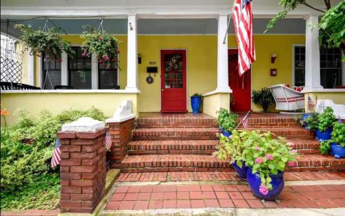 Historic Row Home 1 Block from Gate 1 at USNA — Annapolis — photo 2