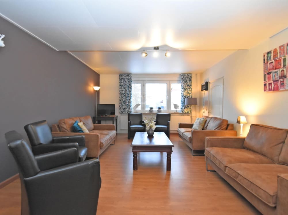 Apartment in Ober Waroldern mit Sauna — 4-Star Luxury Hotel in Bad Arolsen, Germany