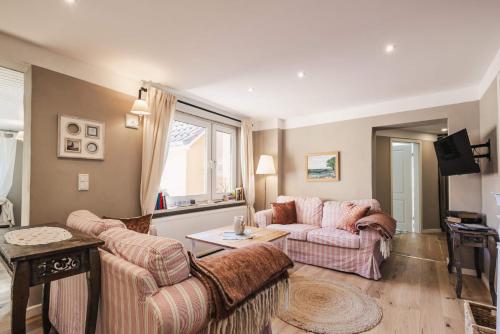 Urlaub unterm Reetdach — 4-Star Luxury Hotel in Zingst, Germany