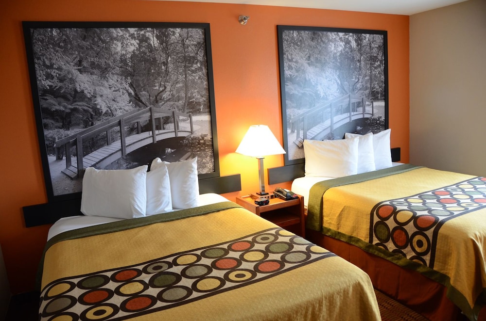 Super 8 by Wyndham Louisville Expo Center - photo 15