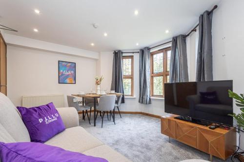 Pillo Rooms Abbey Lodge — 4-Star Luxury Hotel in Manchester, United Kingdom