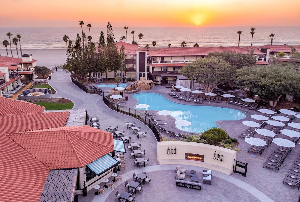 Zachari Dunes on Mandalay Beach Curio Collection by Hilton — 4-Star Luxury Hotel in Oxnard, United States