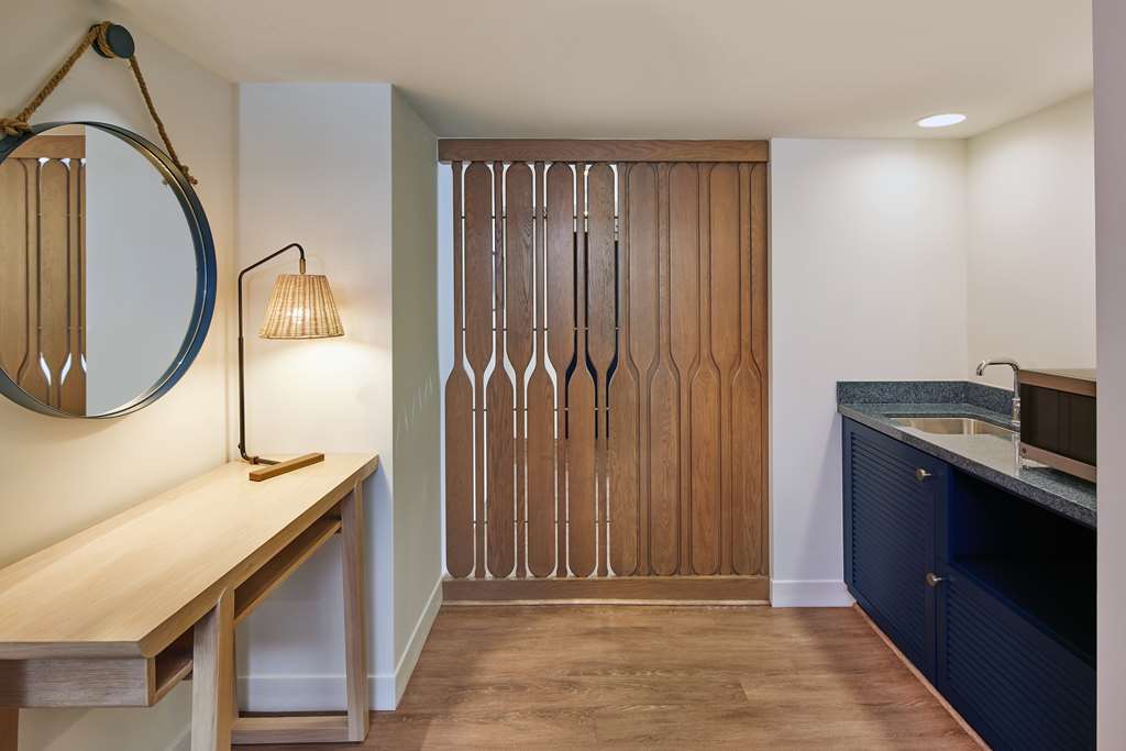 Outrigger Reef Waikiki Beach Resort - photo 145