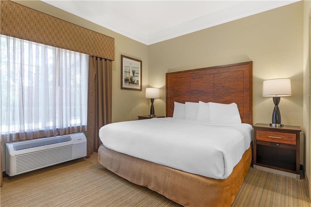 Best Western Plus Monica Royale Inn & Suites - photo 23
