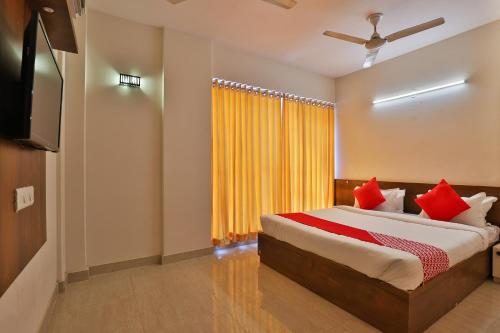 Hotel Rivera Golden Crown By OYO Rooms in Jamnagar, India