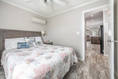 Water's Edge RV Resort - photo 6