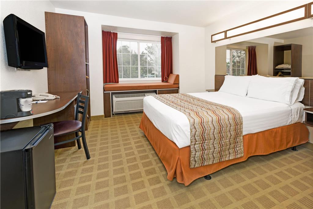 Microtel Inn & Suites by Wyndham Cheyenne - photo 13