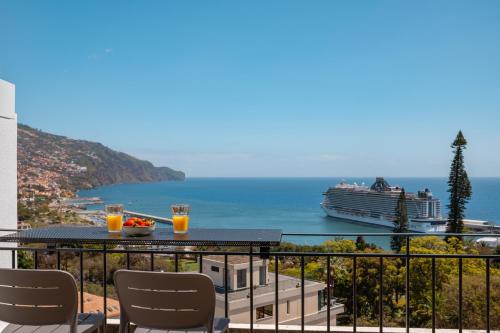 Jasmineiro Mar Ocean View Studio — 4-Star Luxury Hotel in Funchal, Portugal
