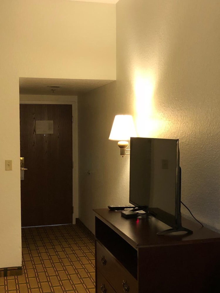 Ruskin Inn Hotel - photo 19